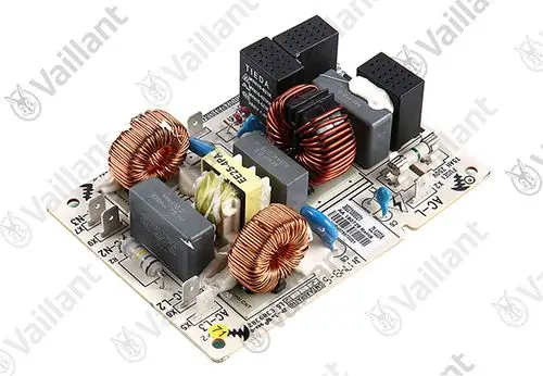 Leiterplatte von Vaillant mit verschiedenen elektrischen Bauteilen wie Spulen, Transformatoren und Relais, die für Klimaanlagen verwendet wird.